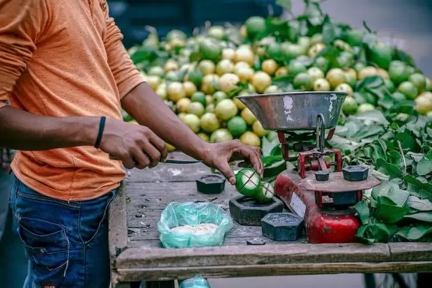 theft-in-plain-sight-the-deceptive-practices-of-market-vendors