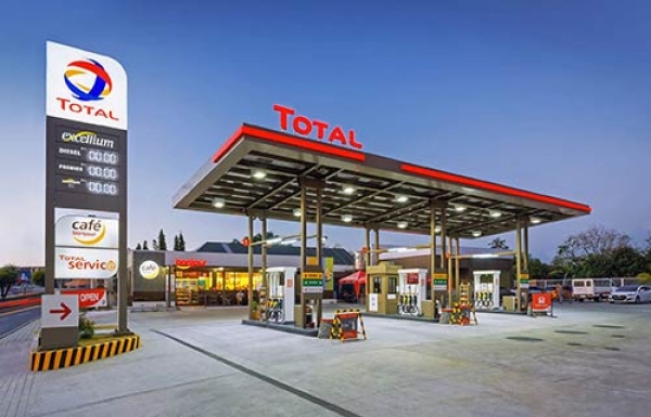 petroleum-dealers-strike-in-peshawar-fuel-stations-closed-across-the-city