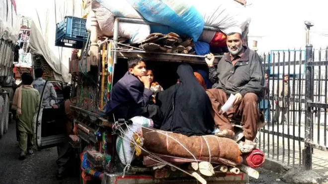 crackdown-on-illegal-transport-stands-in-khybers-bara-bazaar-multiple-arrests-and-firs-lodged
