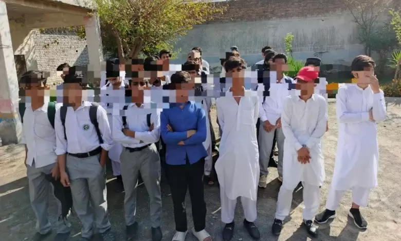 ali-masjid-police-crack-down-on-truant-students-in-jamrud
