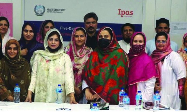 khyber-pakhtunkhwa-health-department-organizes-training-program-to-improve-maternal-health