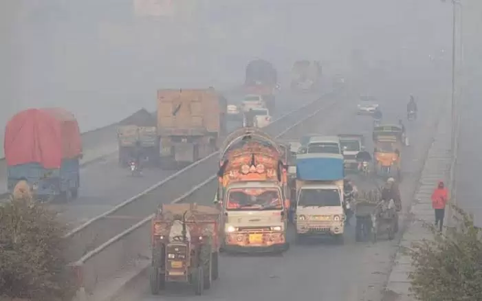 smog-crisis-worsens-in-pakistans-major-cities-amid-climate-changes-impact-on-seasonal-patterns