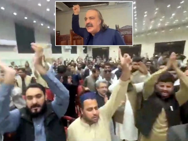 chants-of-jihad-echo-in-chief-ministers-house-during-pti-workers-meeting