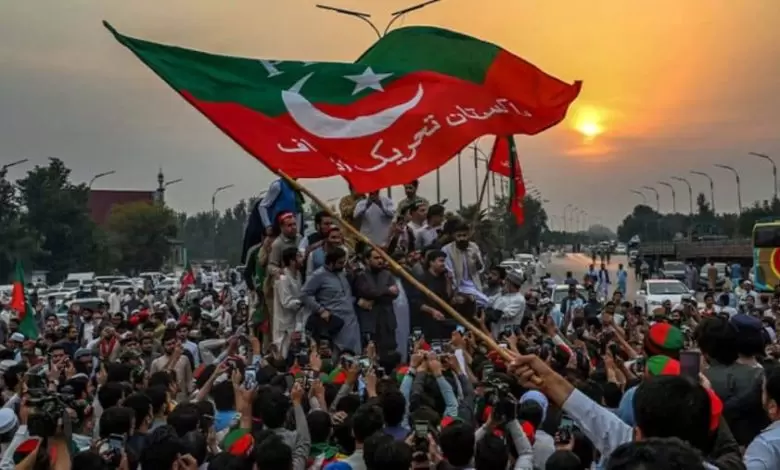 no-turning-back-pti-to-defy-barriers-march-on-islamabad-tomorrow