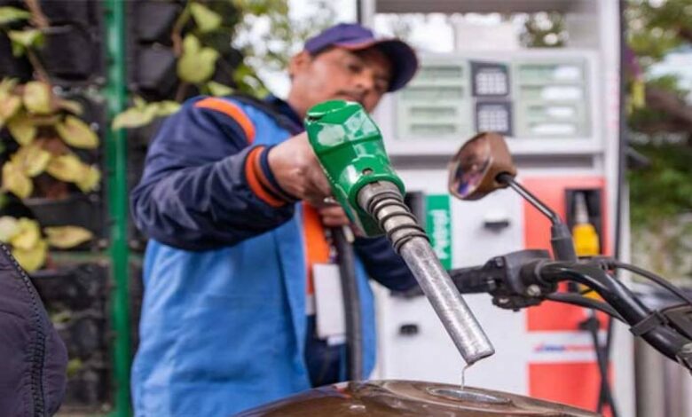 fuel-prices-set-to-rise-by-rs-250-to-support-refinery-upgrades