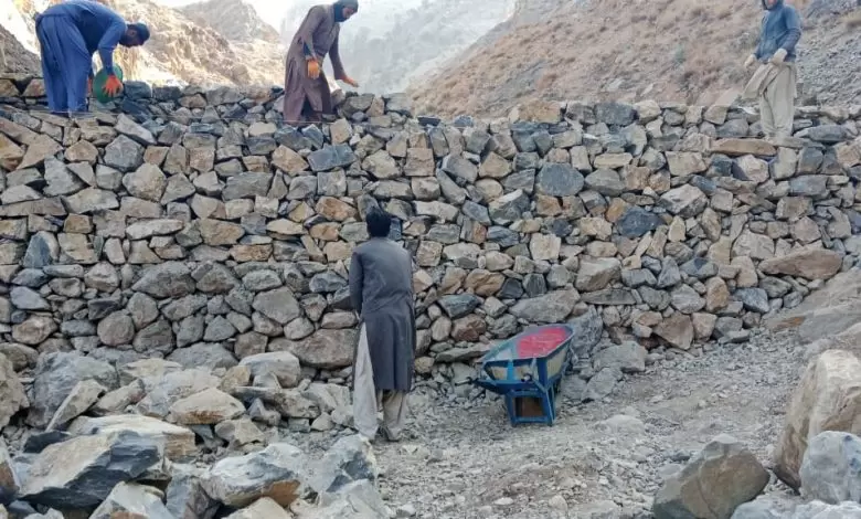 landi-kotal-youth-build-rainwater-dams-to-fight-water-crisis-and-climate-change