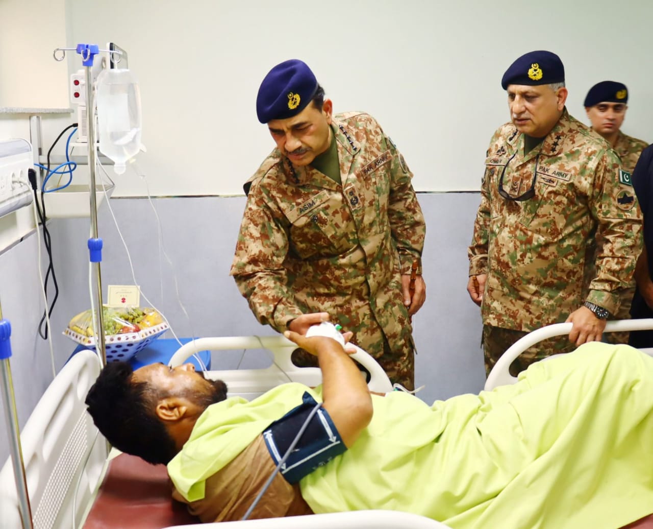 north-waziristan-suicide-blasts-13-soldiers-martyred-field-marshal-visits-injured-as-curfew-tightens