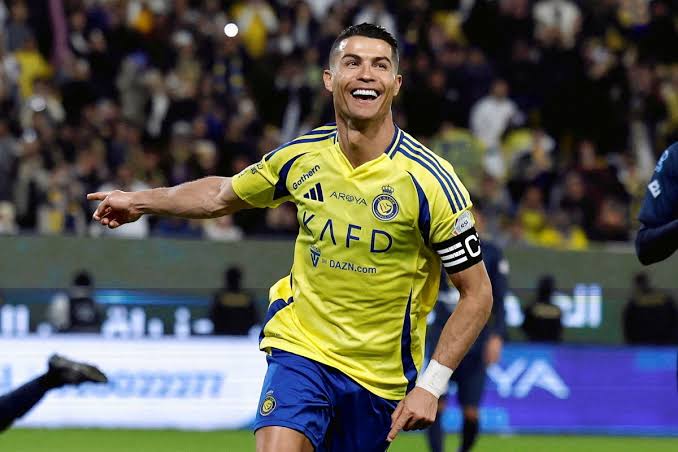 is-cristiano-ronaldos-al-nassr-salary-the-highest-in-football-history