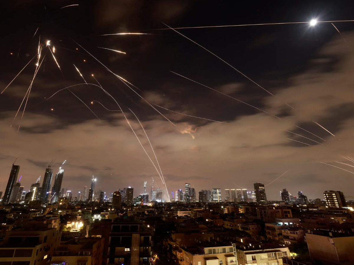 iran-launches-new-wave-of-missile-strikes-on-israel-claims-control-over-airspace