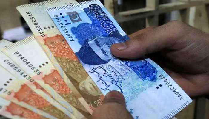 govt-notifies-10-pay-raise-30-disparity-allowance-for-federal-employees