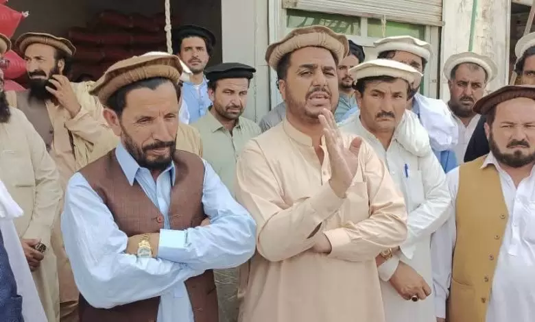 traders-announce-shutdown-and-sit-in-after-muharram-10-over-23-month-closure-of-angoor-adda-border
