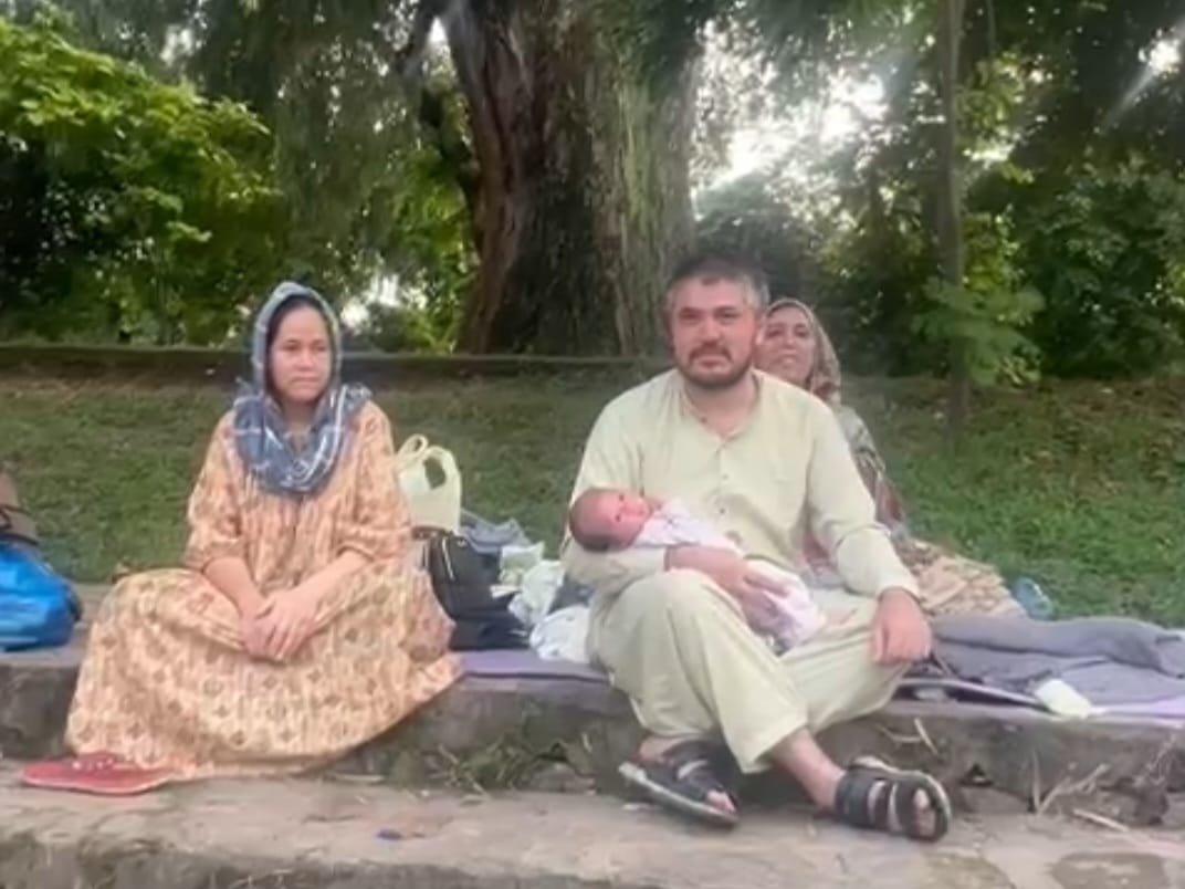 afghan-baby-born-under-a-tent-in-pakistan-amid-refugee-visa-crisis