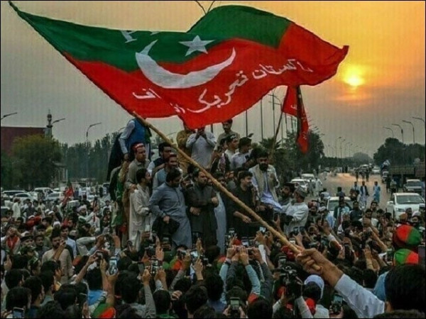 1400-police-deployed-snipers-positioned-as-pti-holds-power-show-in-peshawar-tonight