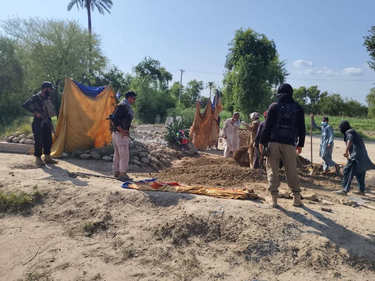 exhumation-carried-out-in-bannu-on-court-orders-to-probe-suspected-double-murder