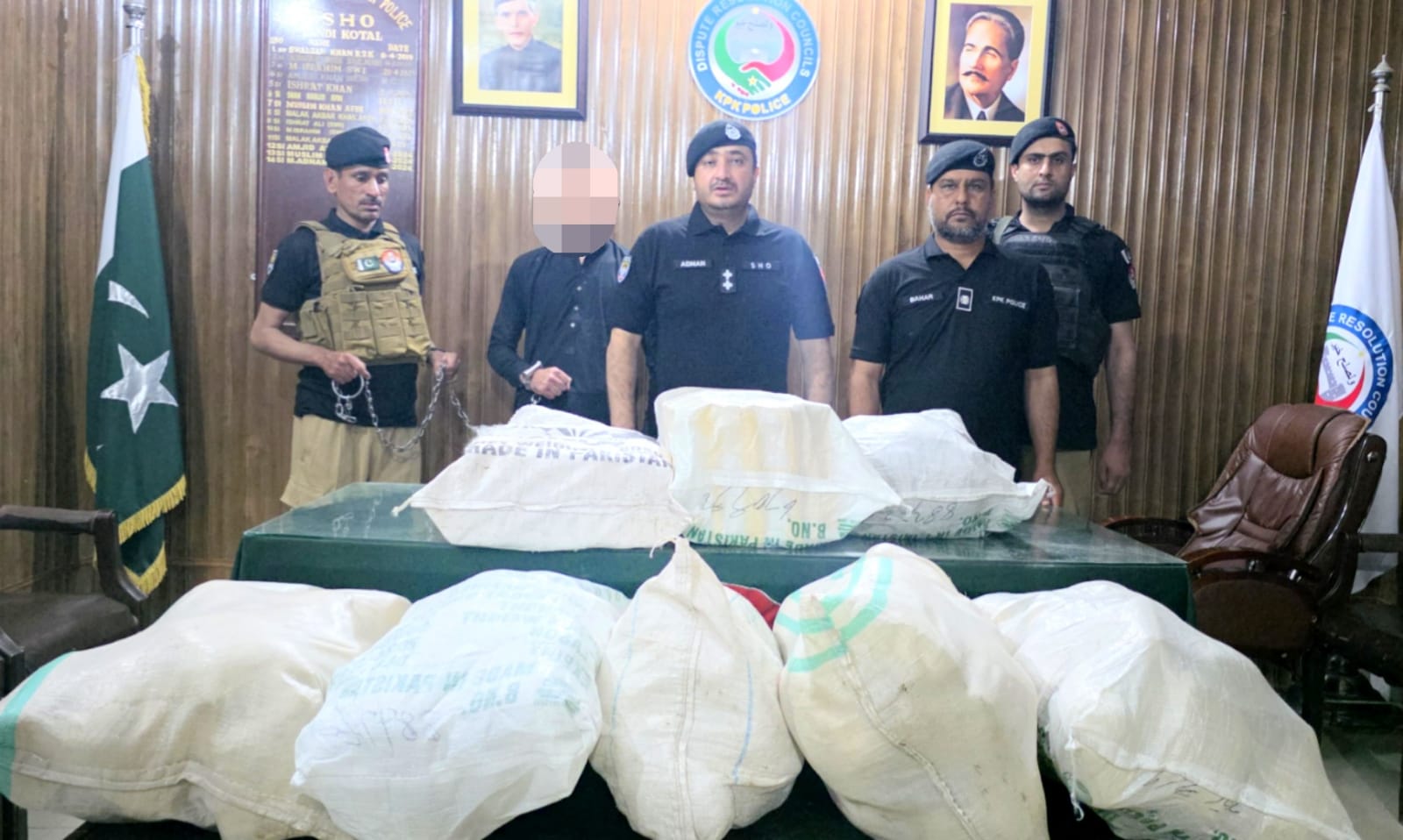 khyber-police-seize-large-quantity-of-drugs-arrest-afghan-smuggler-in-landi-kotal