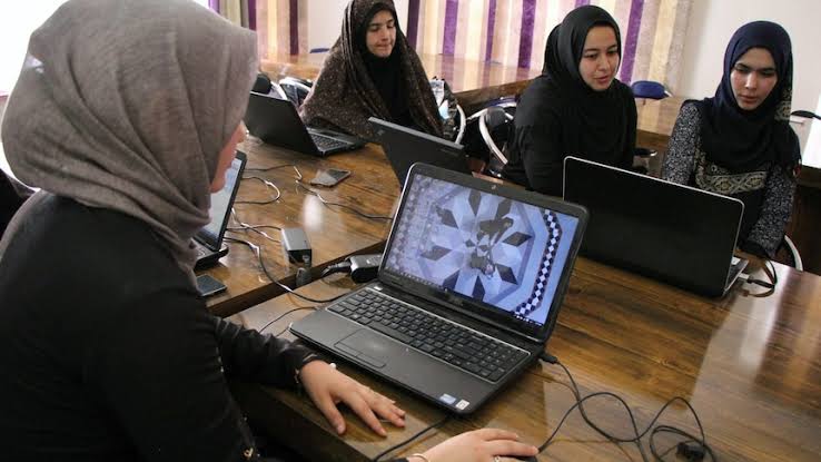 taliban-cut-fiber-optic-internet-across-afghanistan-silencing-girls-last-access-to-education-as-well