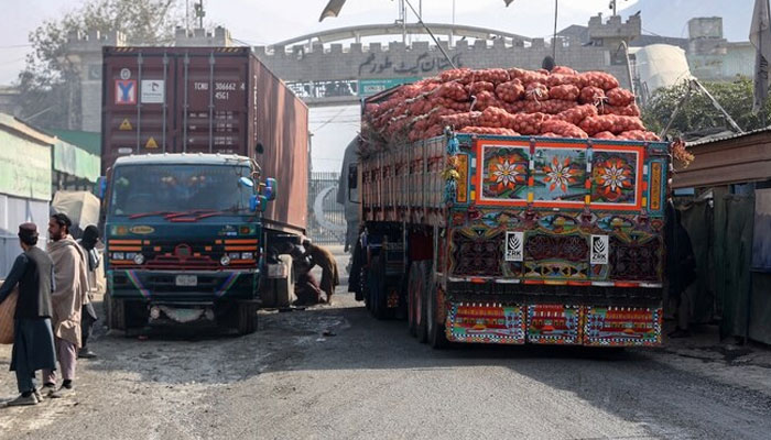 afghan-traders-suffer-heavy-losses-as-pakistan-taliban-dispute-disrupts-transit-trade