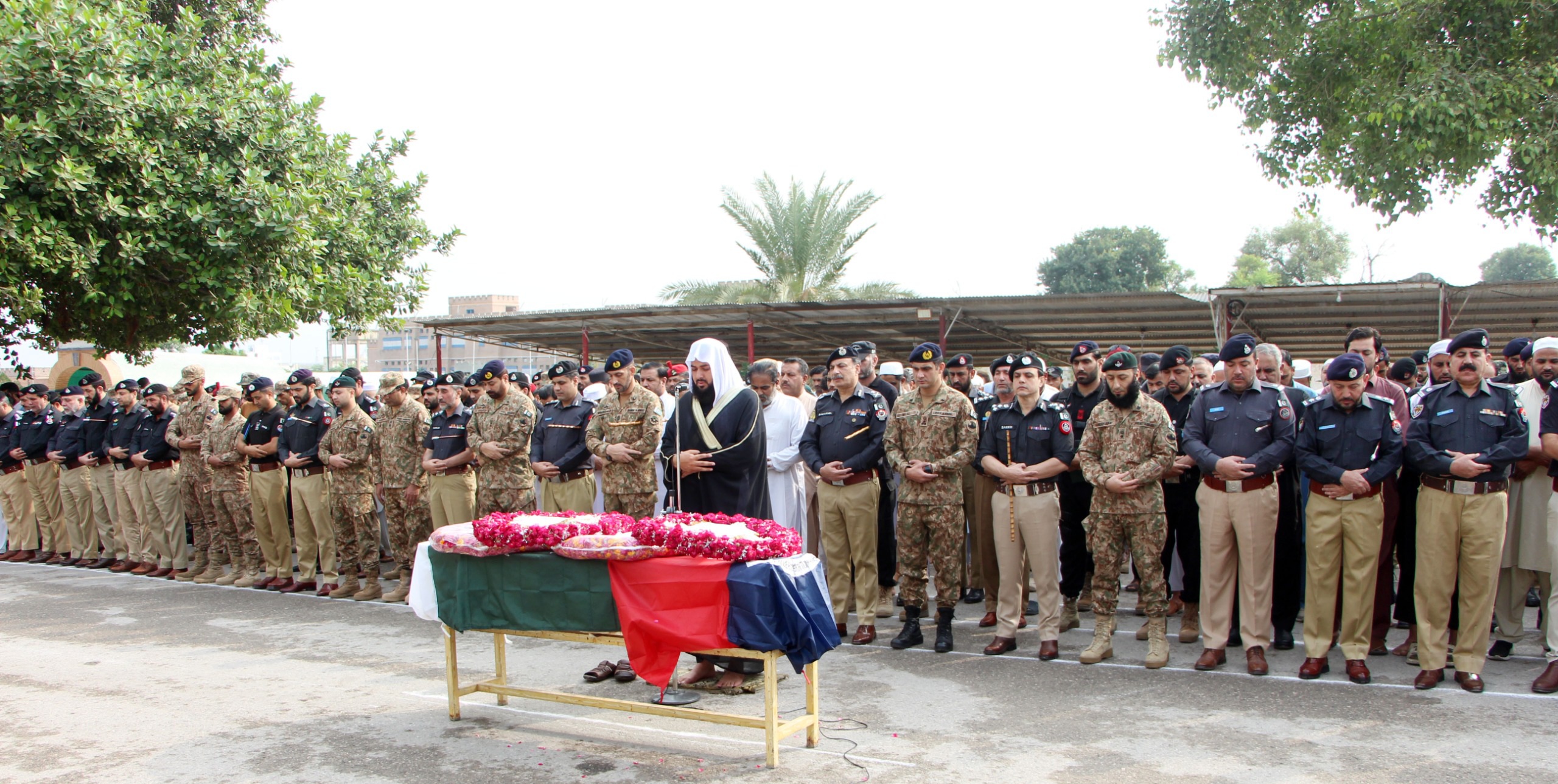 funeral-of-martyred-policeman-held-with-full-honors-at-peshawar-police-lines