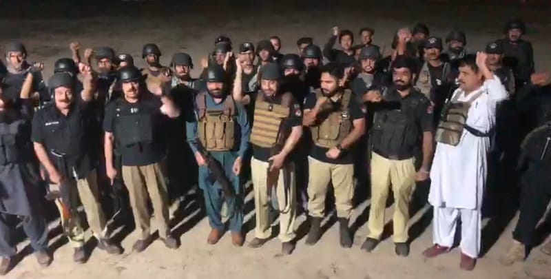 terrorist-attack-on-di-khan-police-training-school-foiled-6-militants-killed-3-policemen-martyred