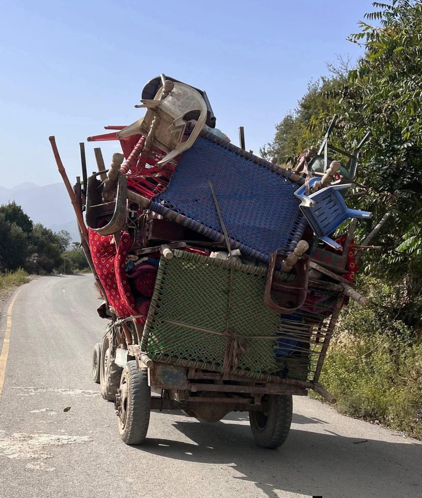 civilians-flee-central-kurram-amid-ongoing-operations-against-militants