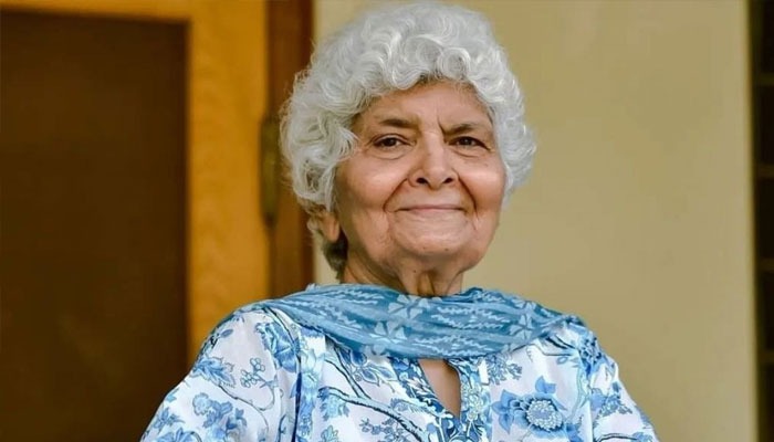 renowned-literary-figure-dr-arfa-sayeda-zehra-passes-away