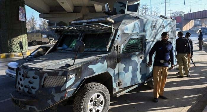 two-policemen-martyred-four-injured-in-terror-attack-on-armoured-vehicle-in-di-khan