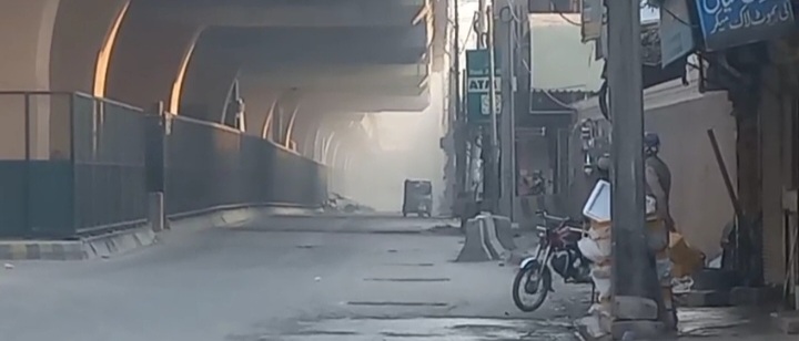 suicide-attack-on-fc-headquarters-in-peshawar-leaves-5-injured-as-gun-battle-continues