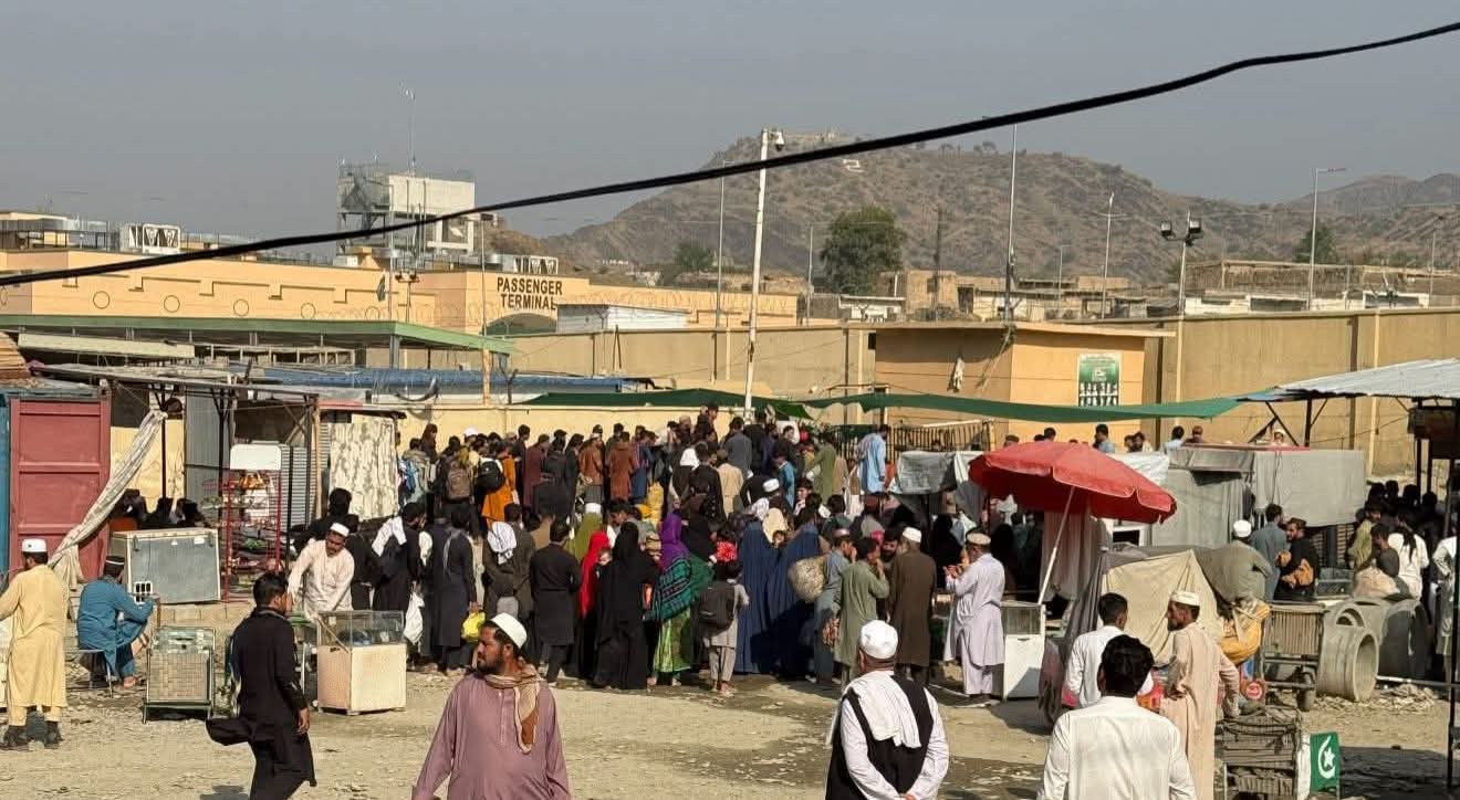 torkham-border-remains-open-for-fifth-consecutive-day-as-over-23000-afghan-refugees-return-home