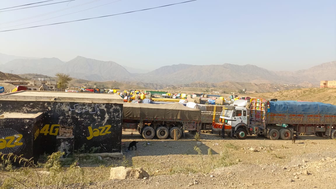 prolonged-pak-afghan-tensions-leave-kp-border-trade-paralyzed-for-37-days