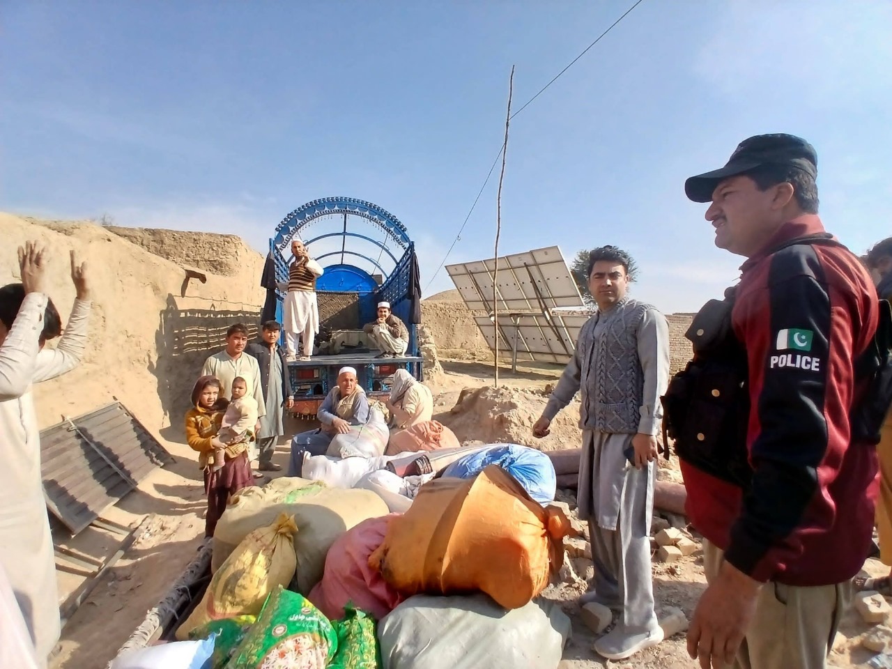 afghan-repatriation-begins-in-nowshera-after-government-deadline-expires