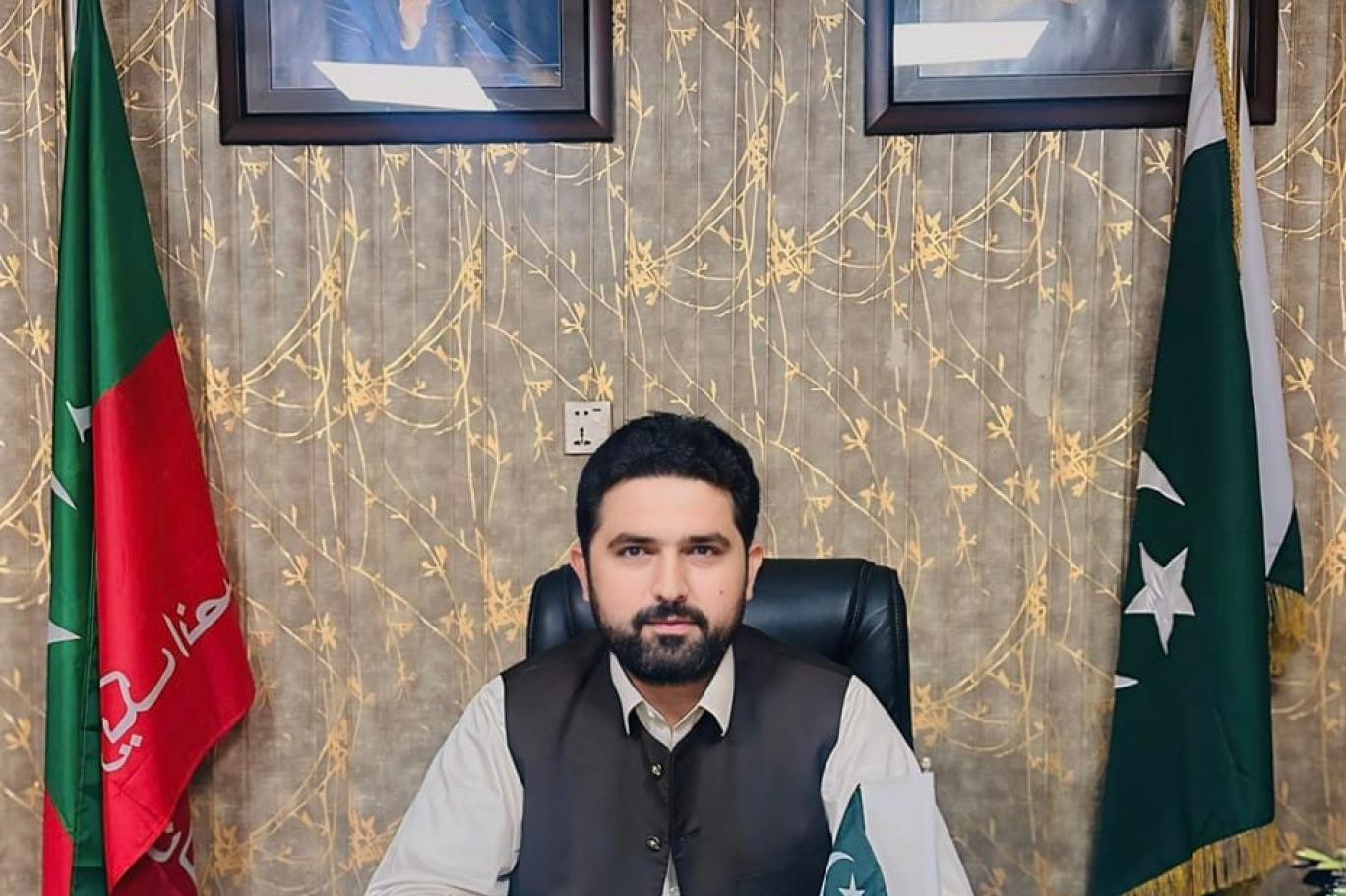 cm-sohail-afridi-orders-ban-on-mobile-phone-use-during-duty-after-lrh-visit