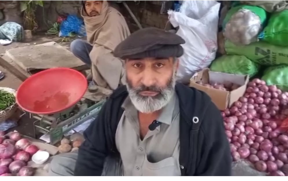 torkham-border-closure-drives-sharp-fall-in-vegetable-prices-across-peshawar-kp