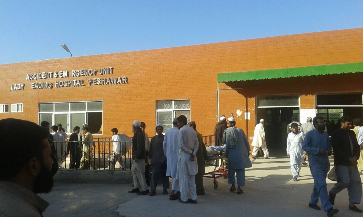 absence-of-female-sonologist-at-lady-reading-hospital-sparks-outrage-among-women-patients