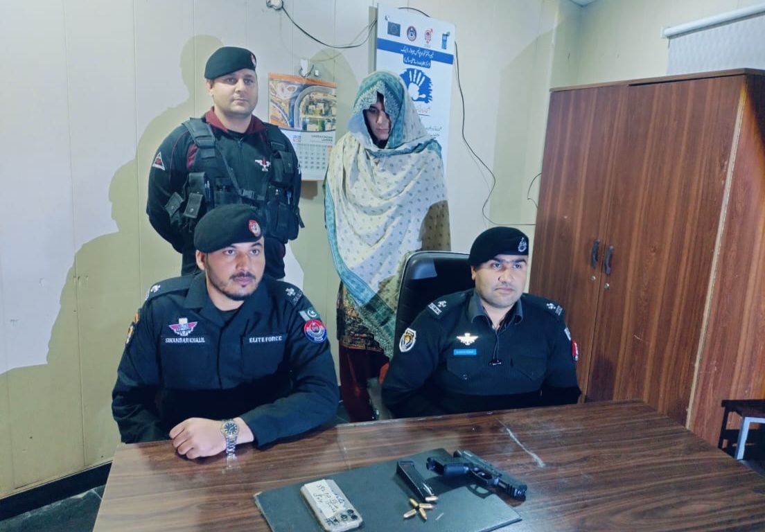 a-citizen-robbed-at-gunpoint-in-peshawar-but-how-did-a-transgender-suspect-pull-it-off