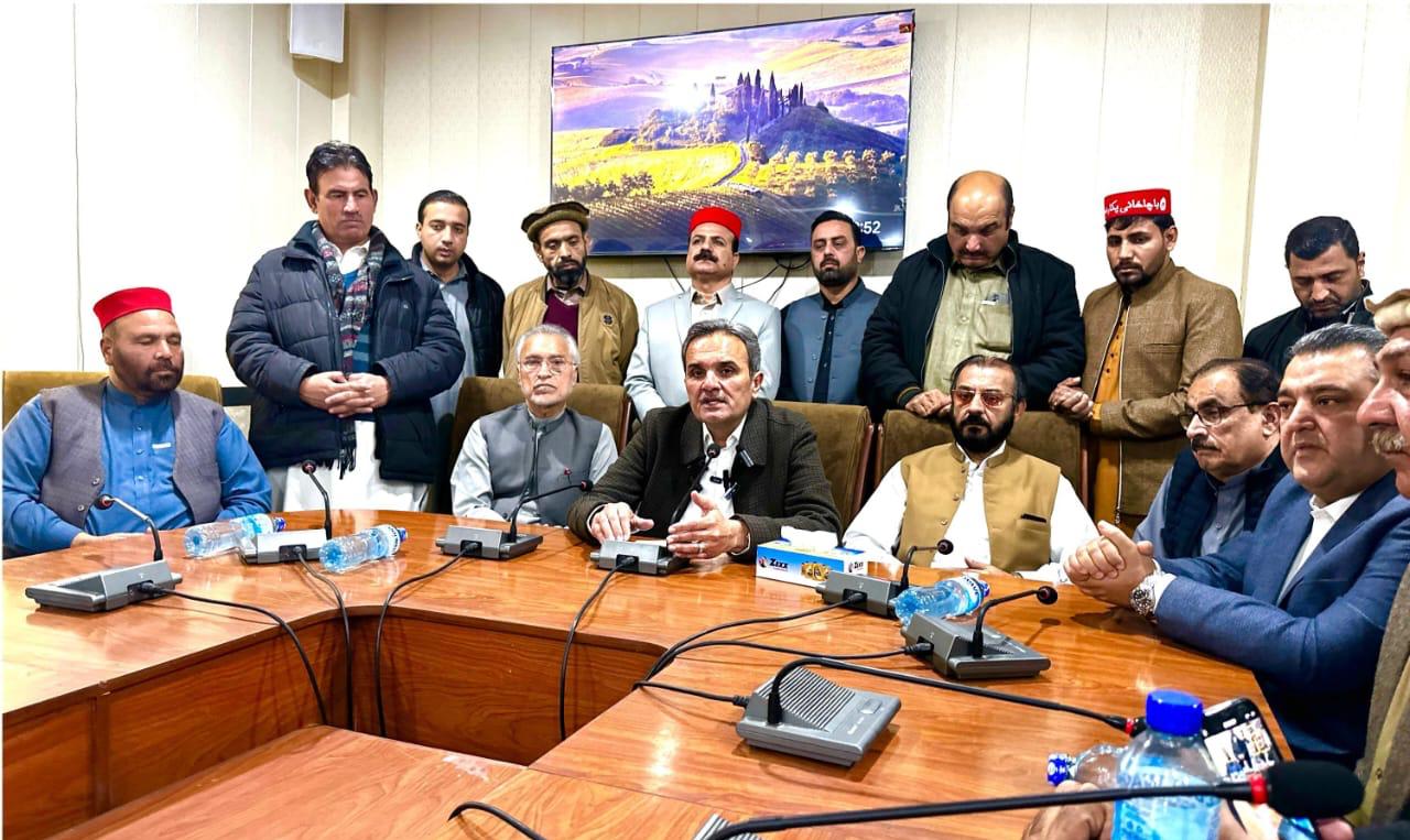 hoti-blames-past-kp-govt-for-tirah-operation-warns-of-political-games-over-terror-issue