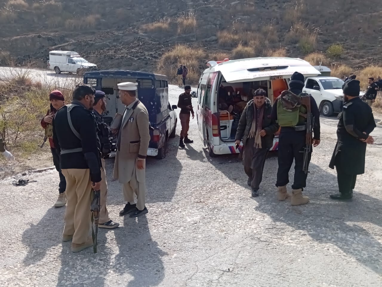 karak-two-prisoners-killed-police-officer-injured-in-court-bound-vehicle-attack