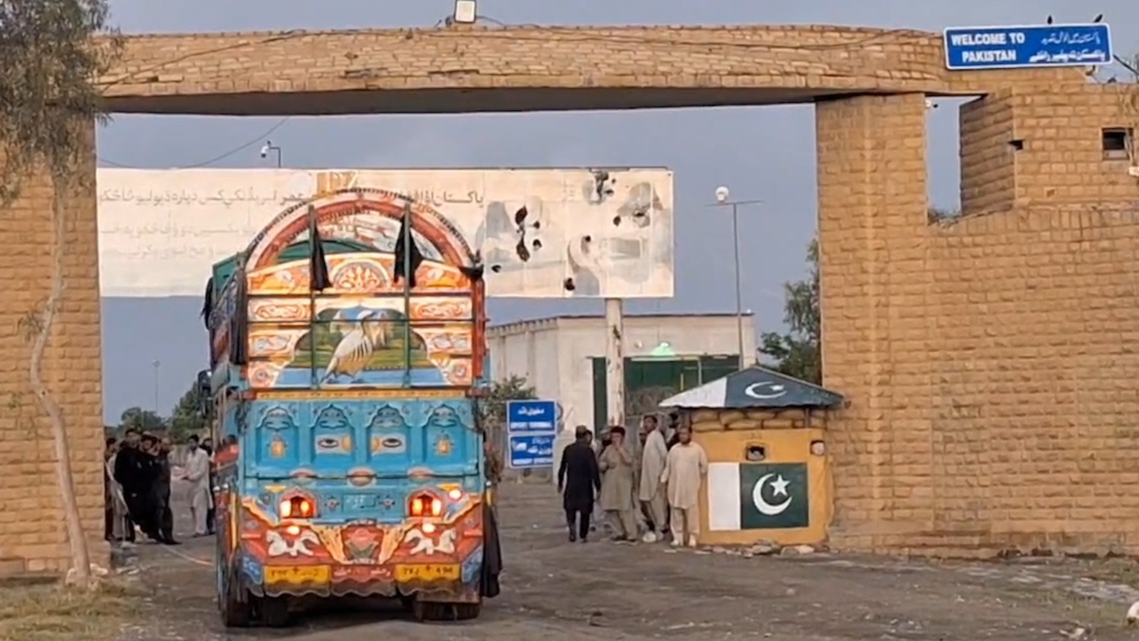 repatriation-of-illegal-afghan-nationals-intensifies-in-kp-kharlachi-border-activated