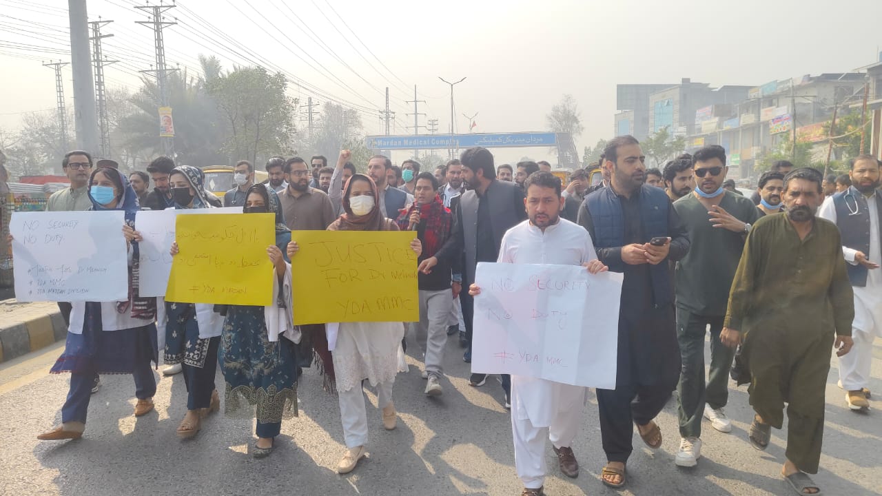 peshawar-doctors-launch-province-wide-protest-after-dr-mehwishs-murder-boycott-elective-services