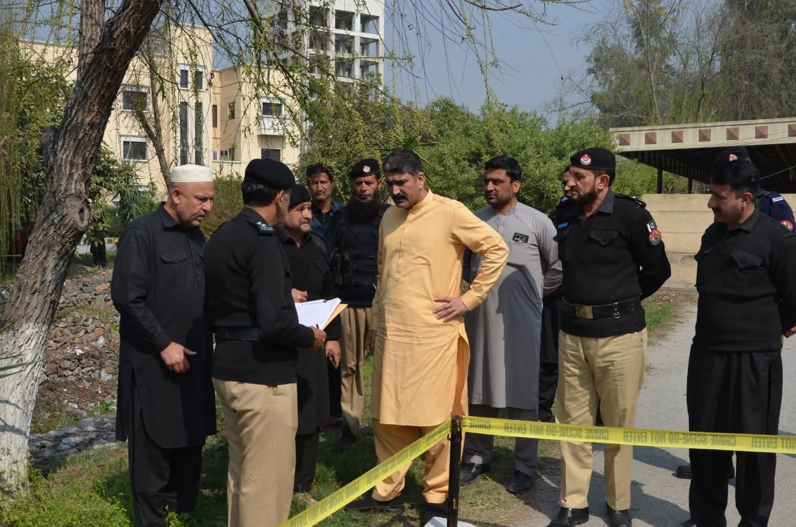 accused-shot-dead-inside-charsadda-judicial-complex-security-lapses-questioned