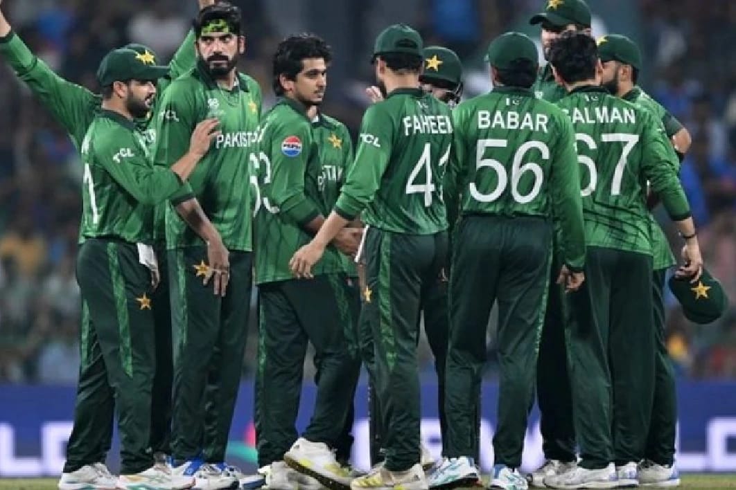nz-crushes-sri-lanka-pakistans-semi-final-fate-hangs-by-a-thread