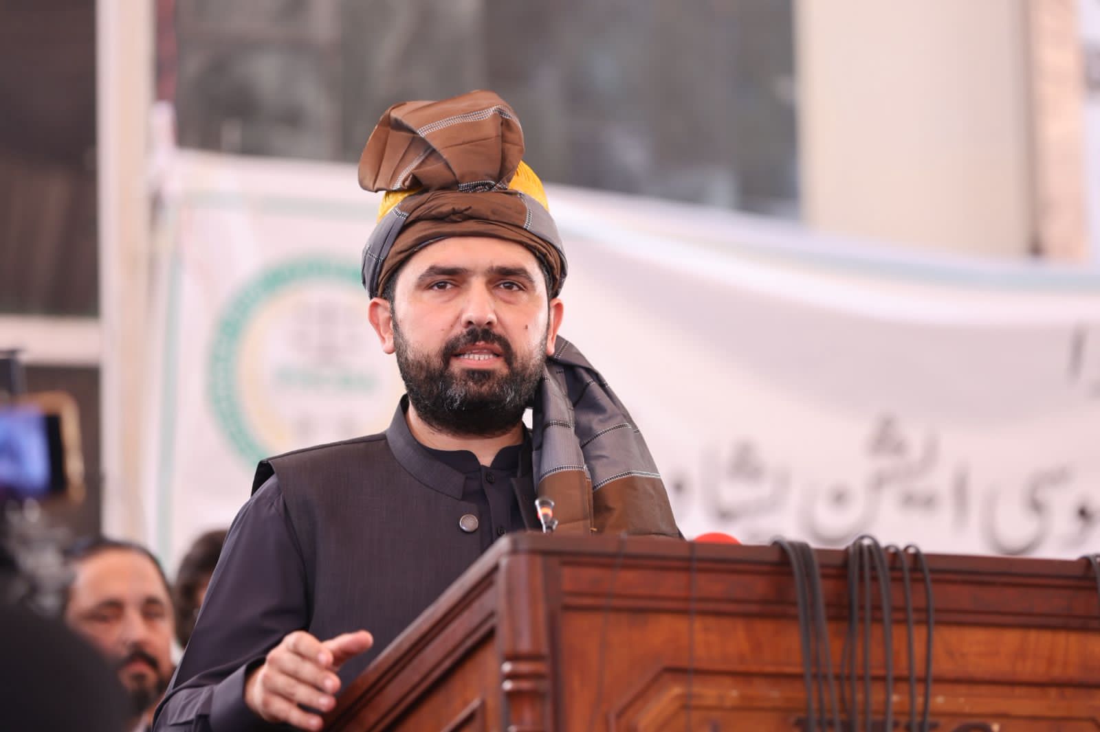 from-early-momentum-to-growing-isolation-the-test-facing-kps-chief-minister