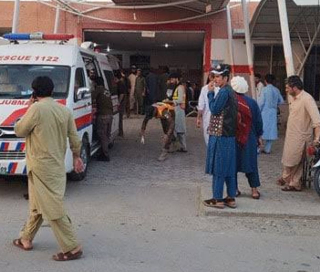 suicide-blast-near-checkpost-in-miranshah-leaves-one-dead-15-injured