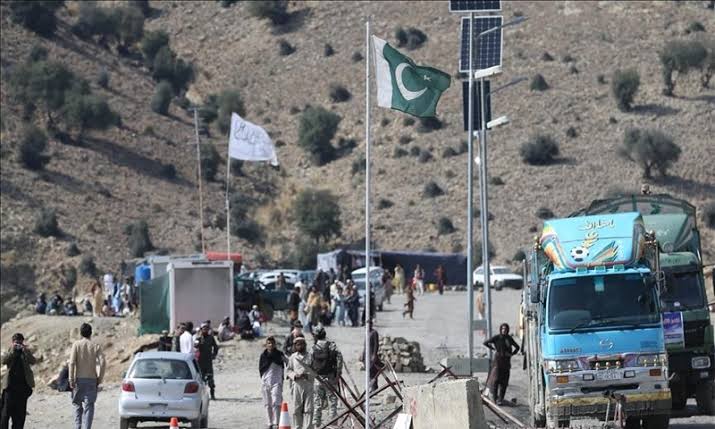 the-nameless-corpse-at-torkham-silence-fear-and-the-shadows-of-war