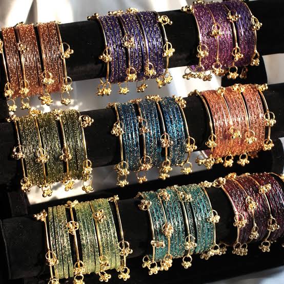 from-tradition-to-trend-bangles-shine-as-eids-favorite-accessory