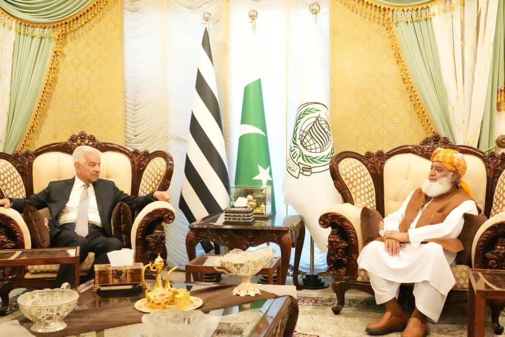 di-khan-to-get-international-cargo-airport-on-fazlur-rehmans-proposal