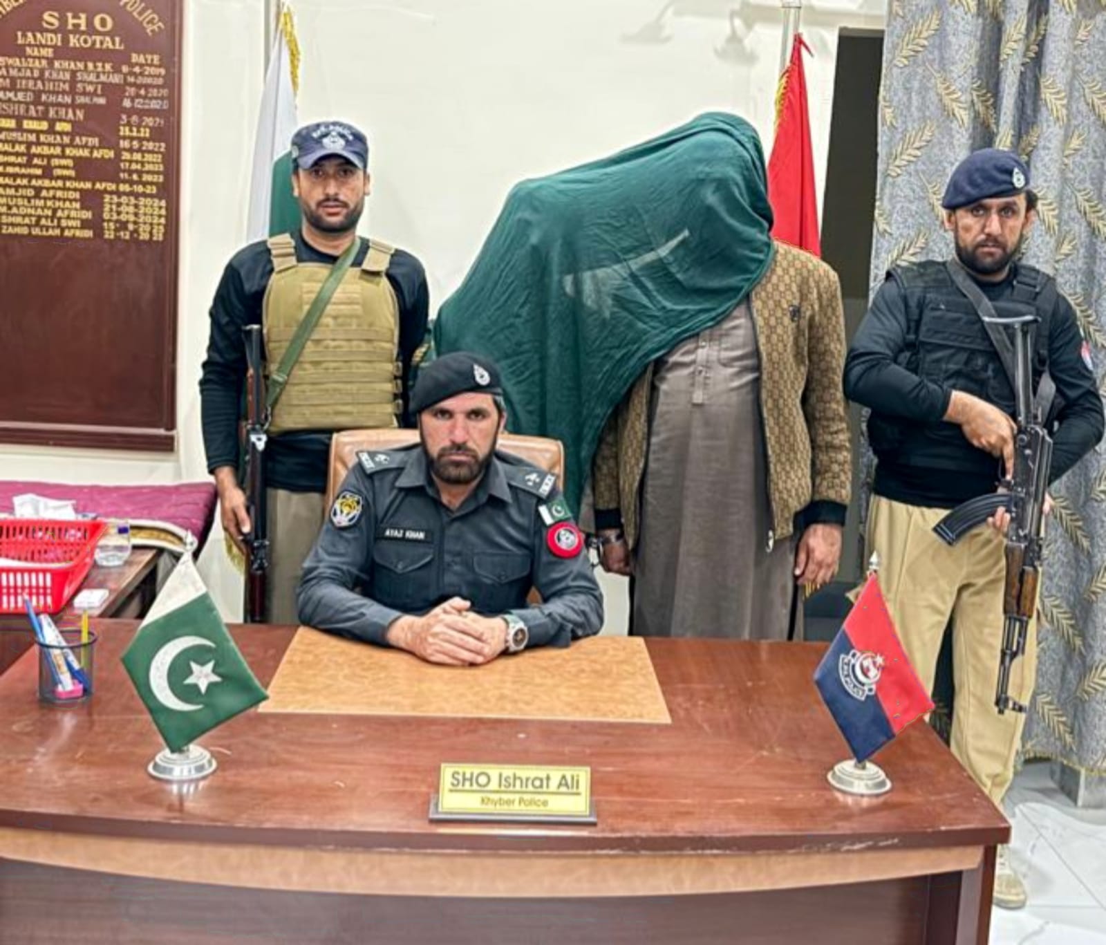 three-held-as-fake-token-racket-exposed-at-afghan-holding-camp-in-landi-kotal