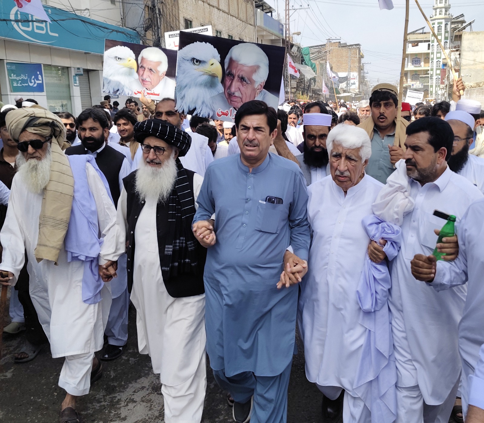 strike-against-rising-violence-in-bannu-called-off-after-assurances-from-authorities