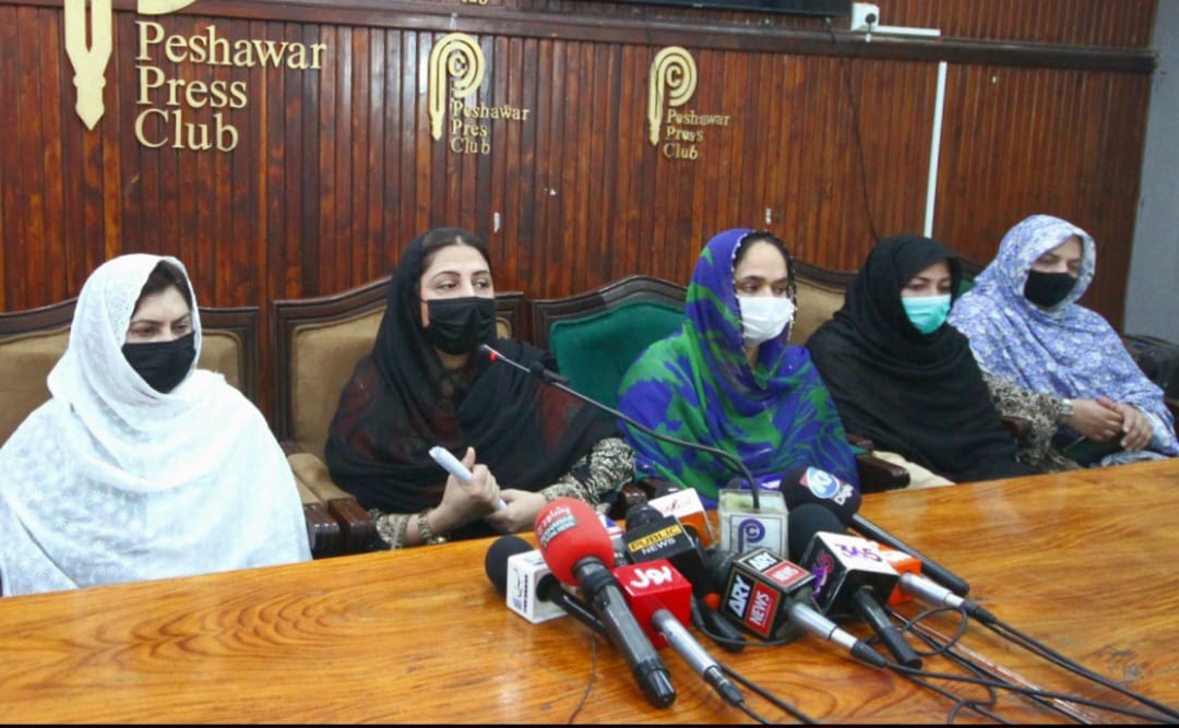 peshawar-employees-of-shaheed-benazir-bhutto-women-university-demand-action-over-promotion-delay