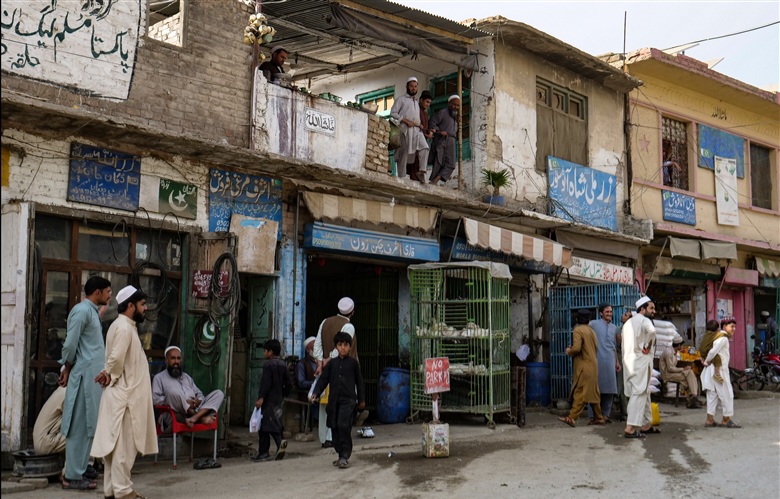 landi-kotal-authorities-warn-shop-owners-of-sealing-over-afghan-tenancy-issue
