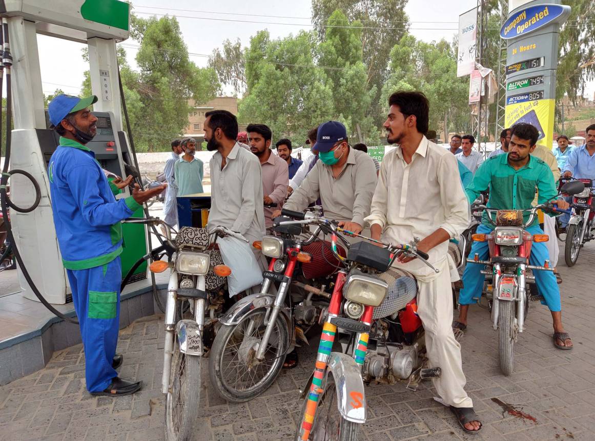 kp-govt-launches-ehsaas-fuel-support-program-to-ease-inflation-burden